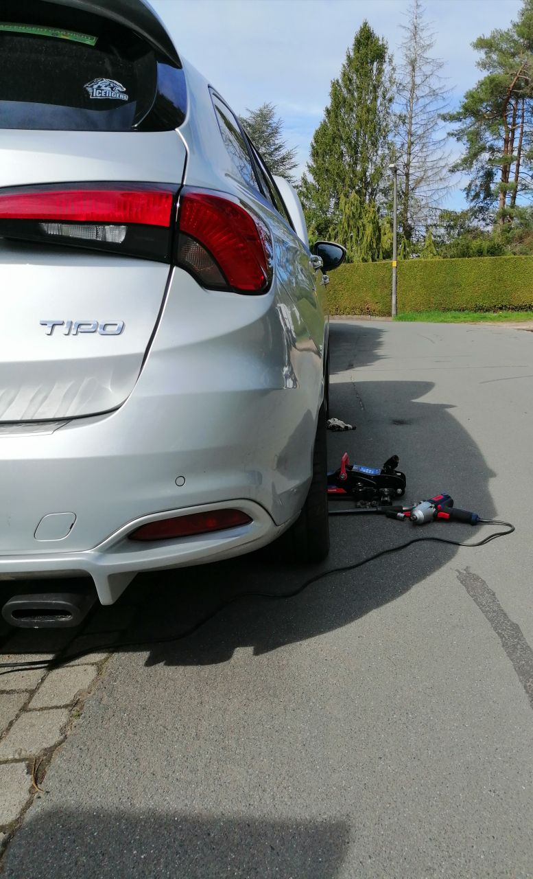 Neue Bremsen und Testmontage der Räder