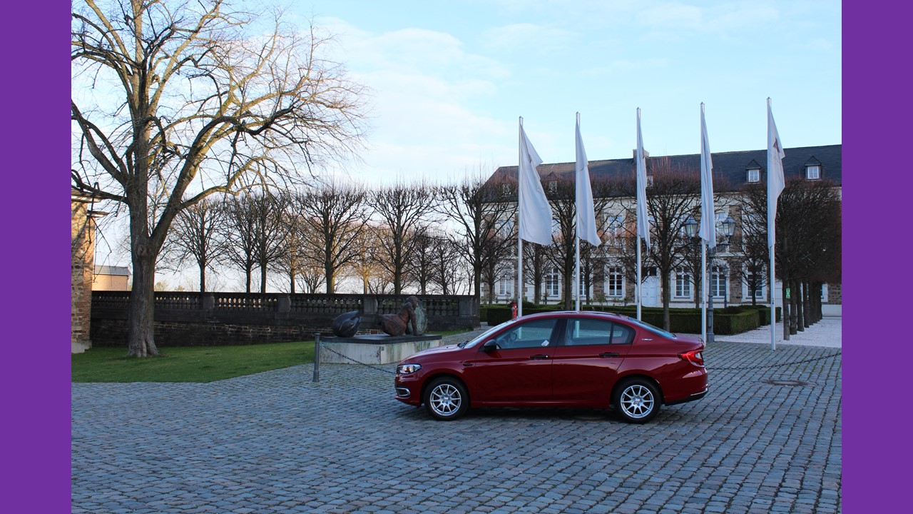 Der Schloßherr fährt Tipo......