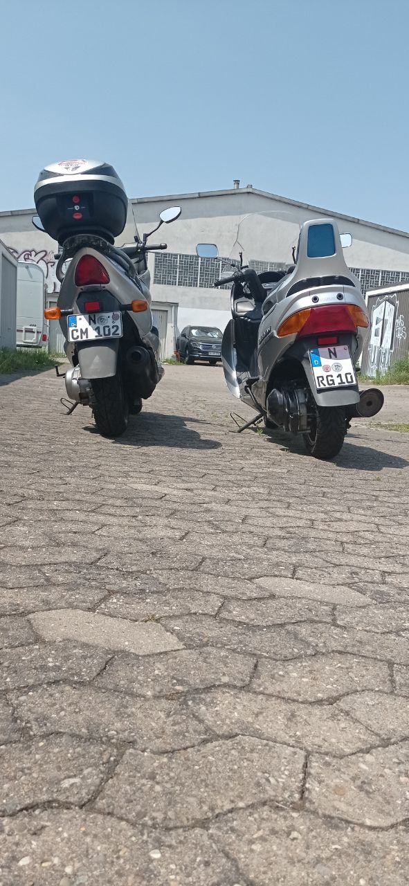 Windschnittiger und dicker Ar... Po