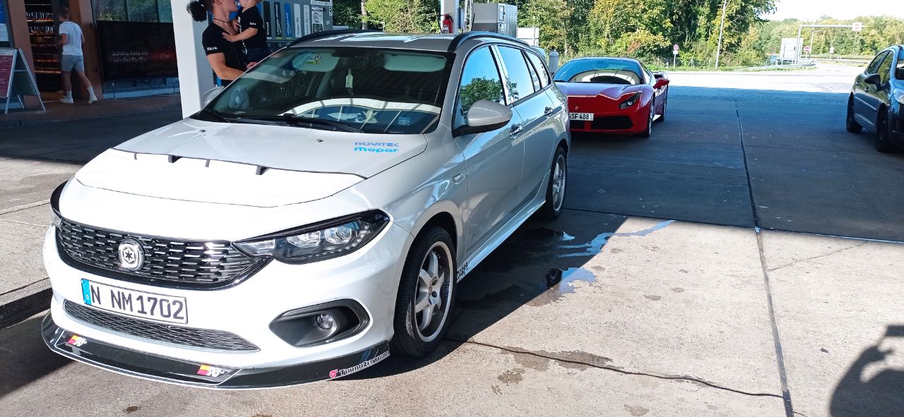 Bei der Heimfahrt n Italienisches Tanktreffen