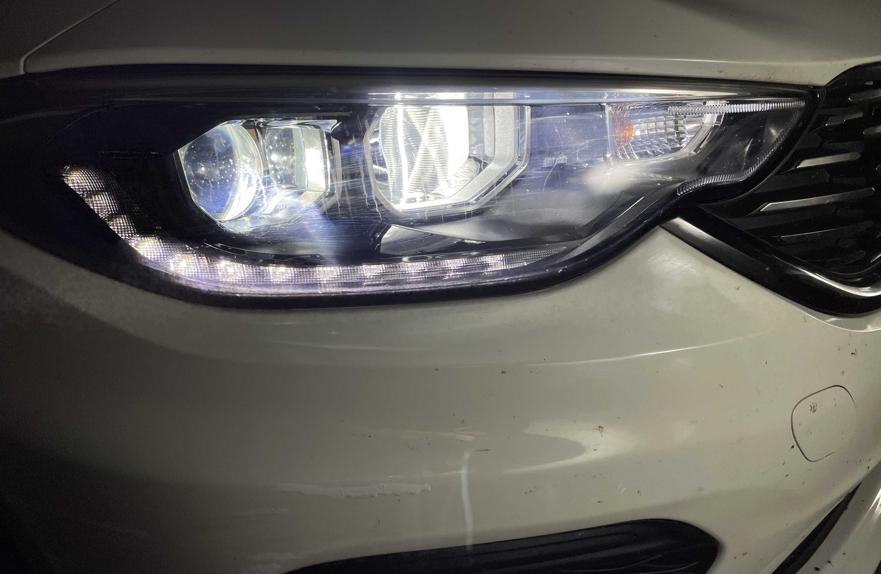 Philips Ultinon LED H7 im Abblend- und Fernlicht