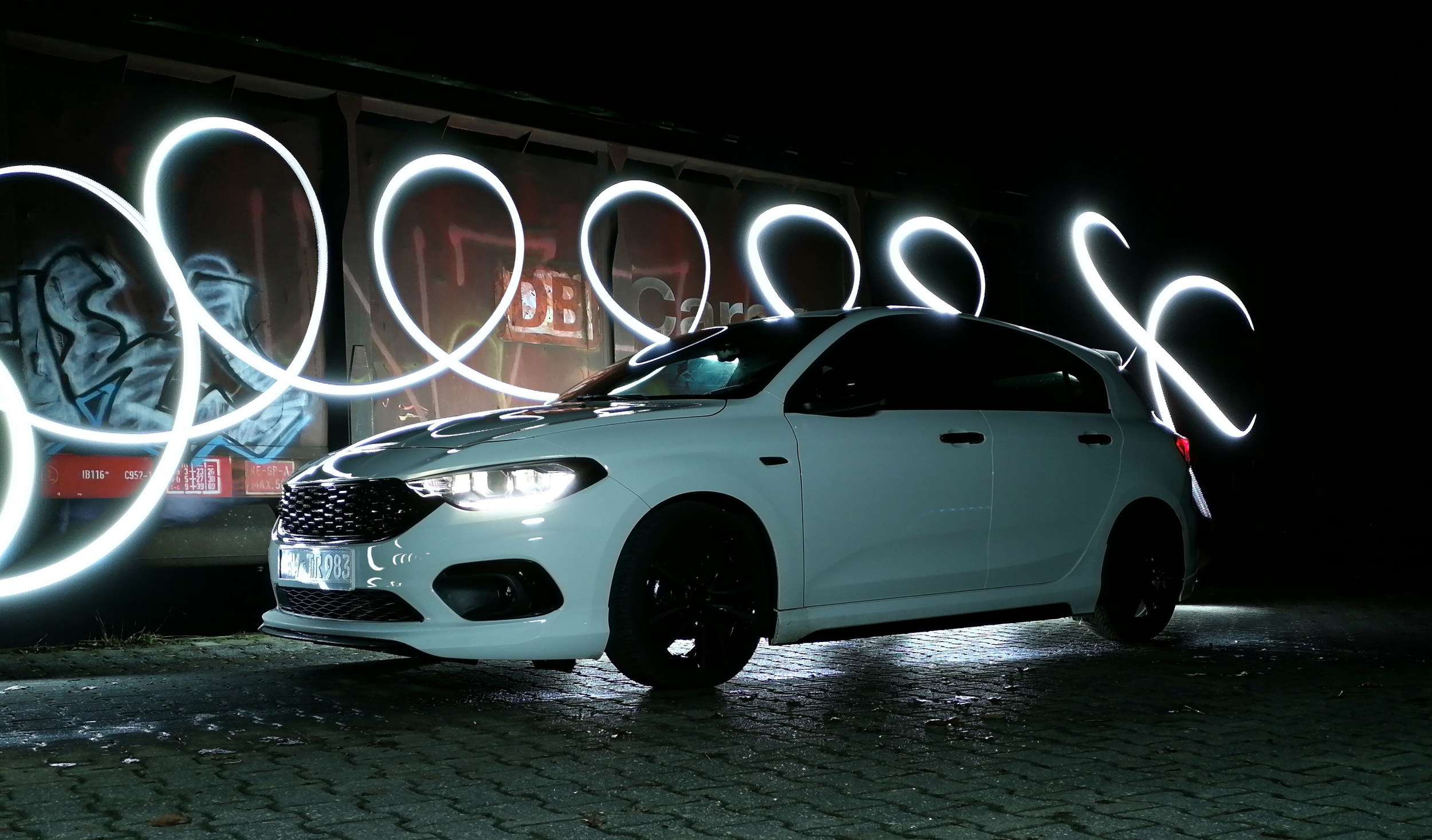 Nightshoot/Lightpainting first try