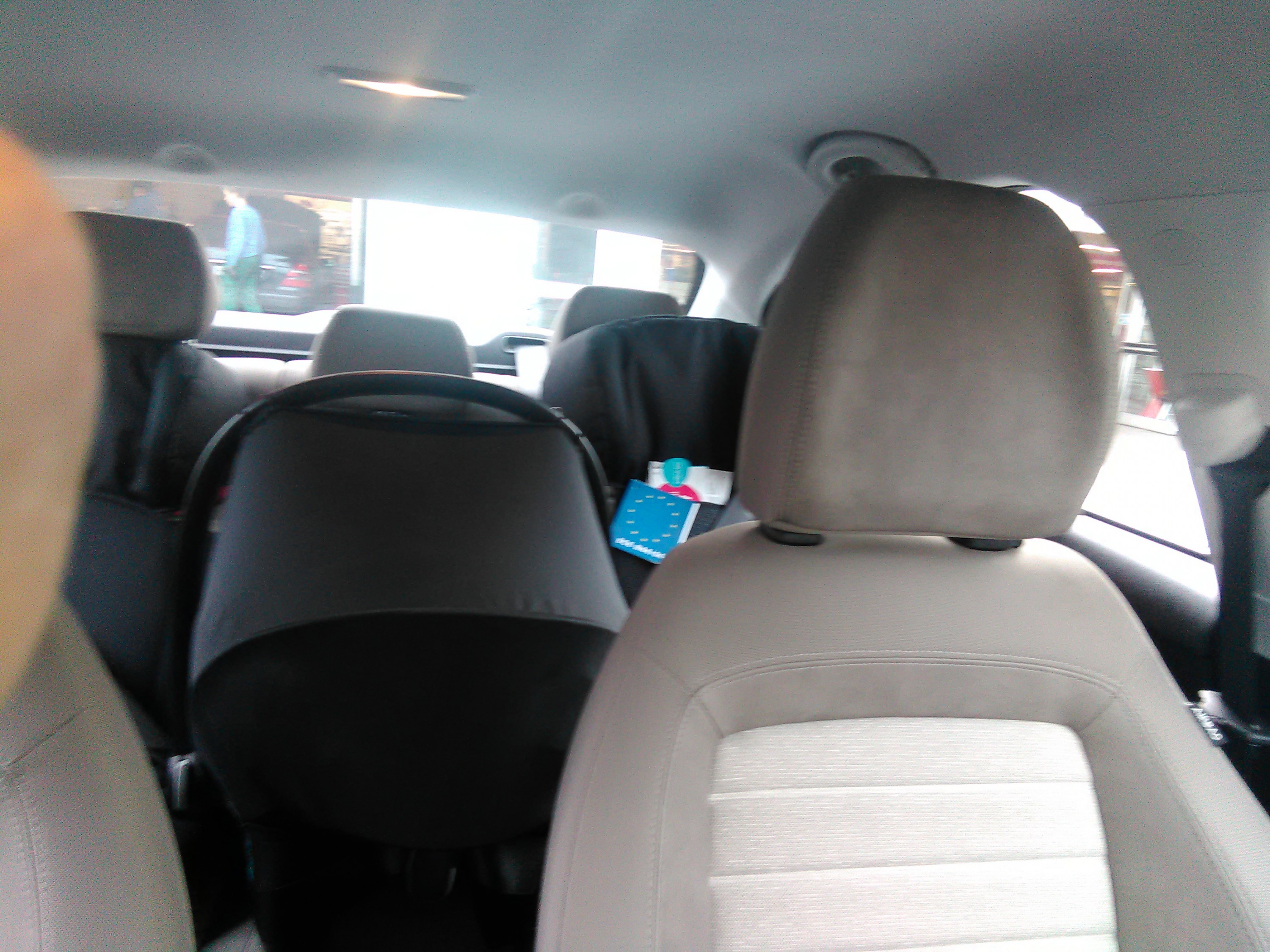 Drei Sitze ohne ISOFIX