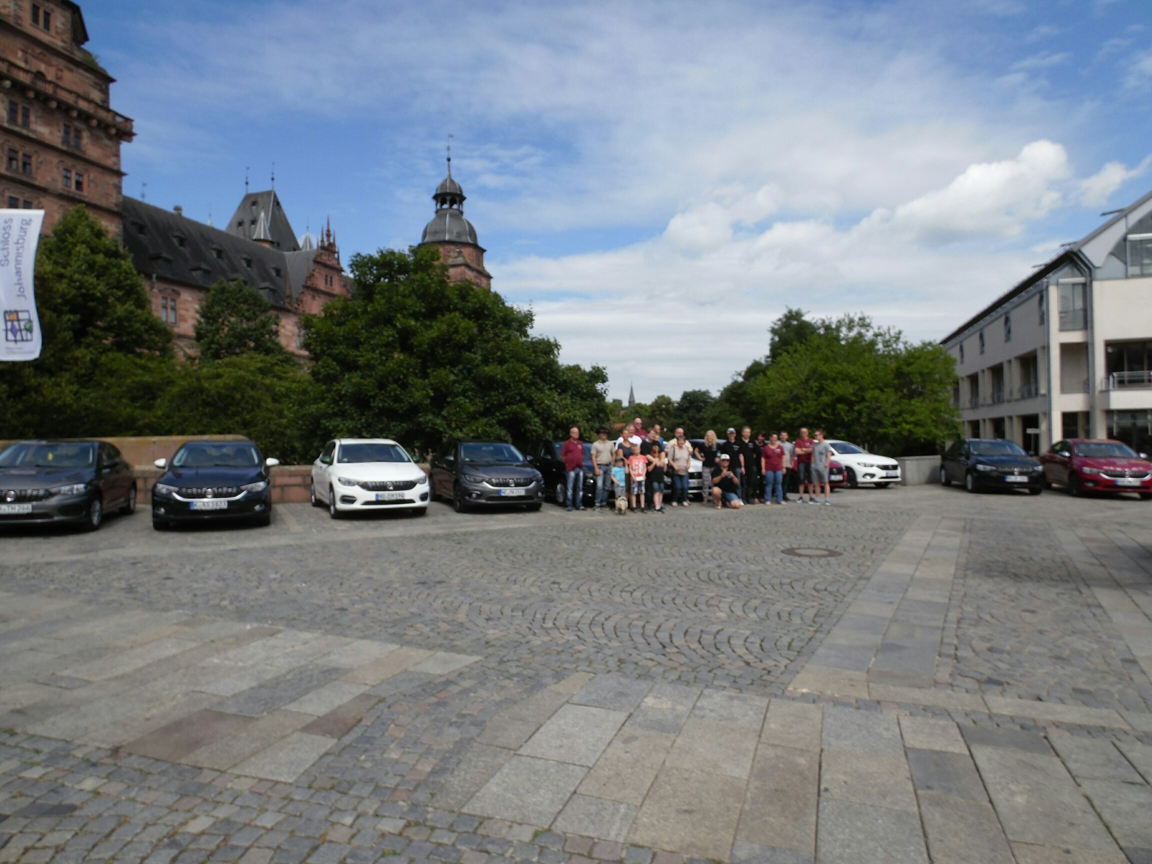 Schöne Autos und tolle Leute