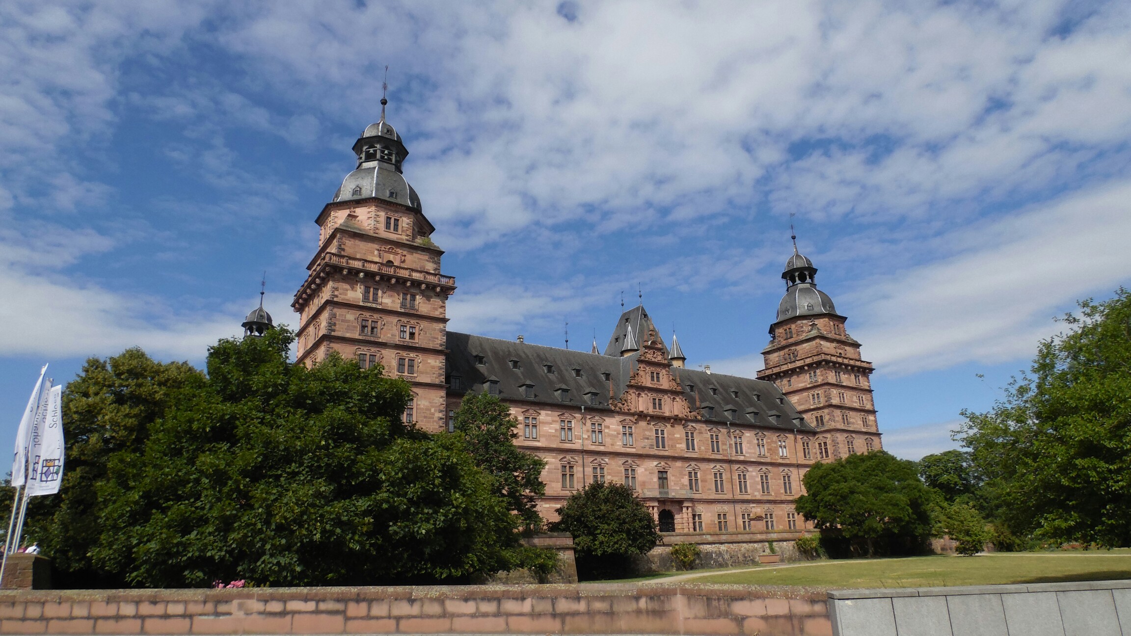 Ach ja so eine alte Hütte gab's dort auch noch