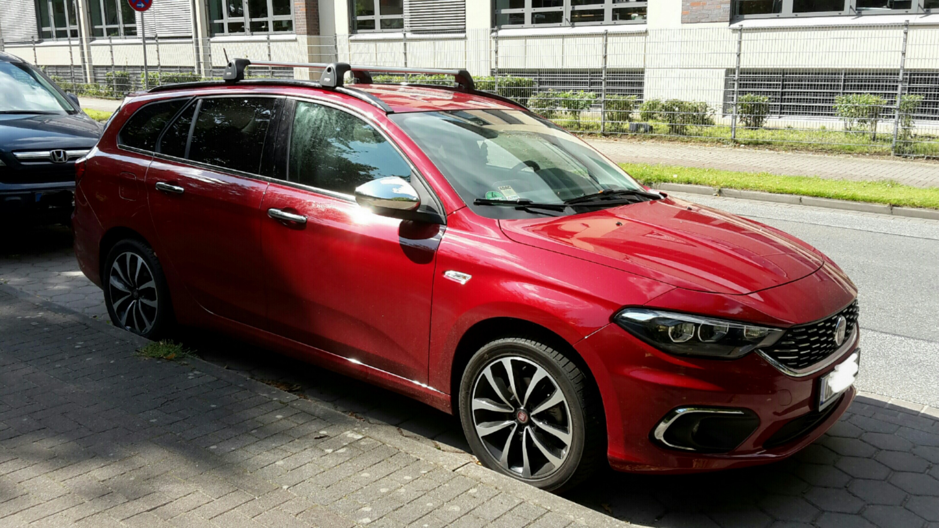 Tipo mit original Mopar-Dachträger...