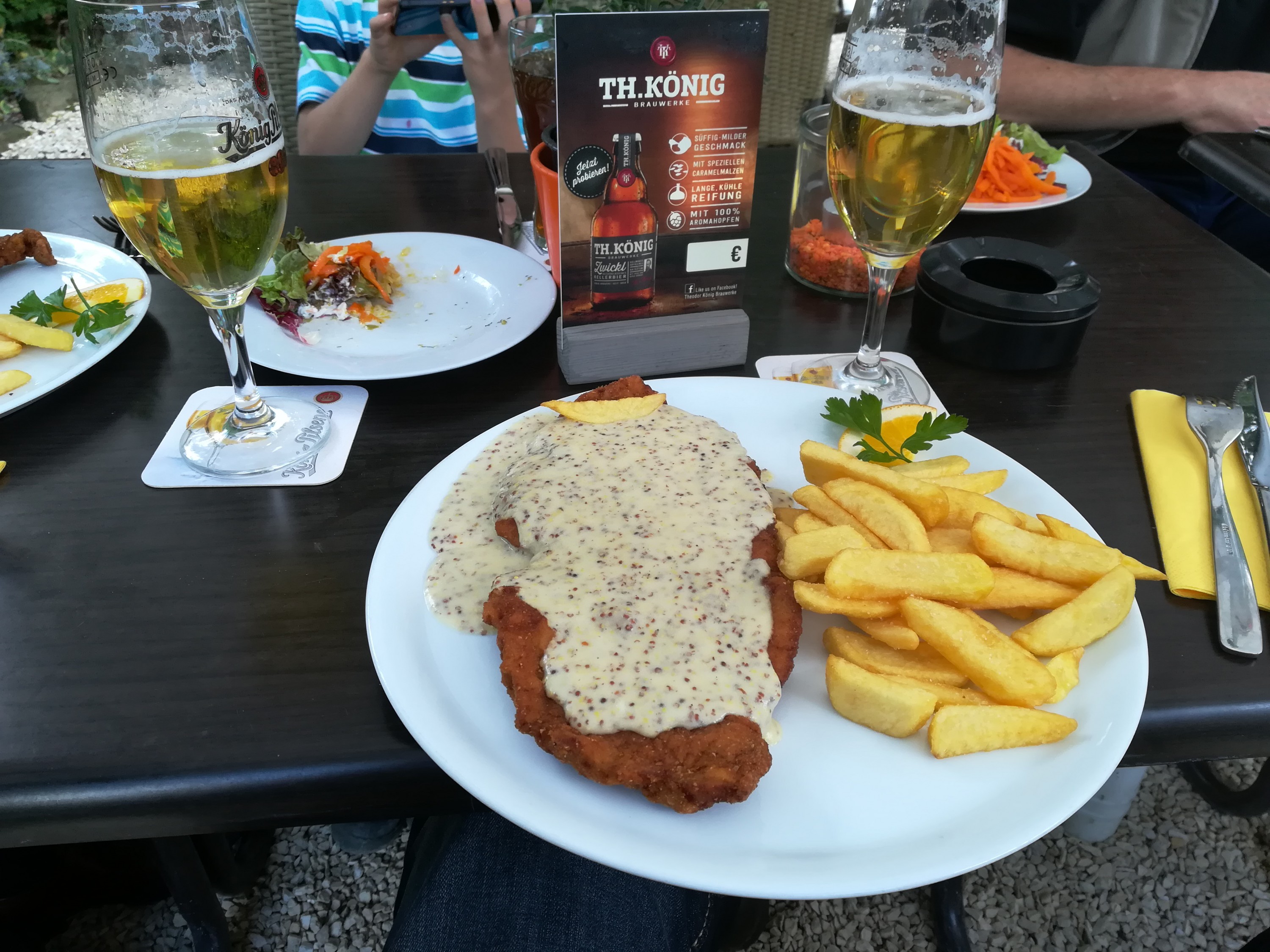 Am Nachmittag im Schnitzelhaus