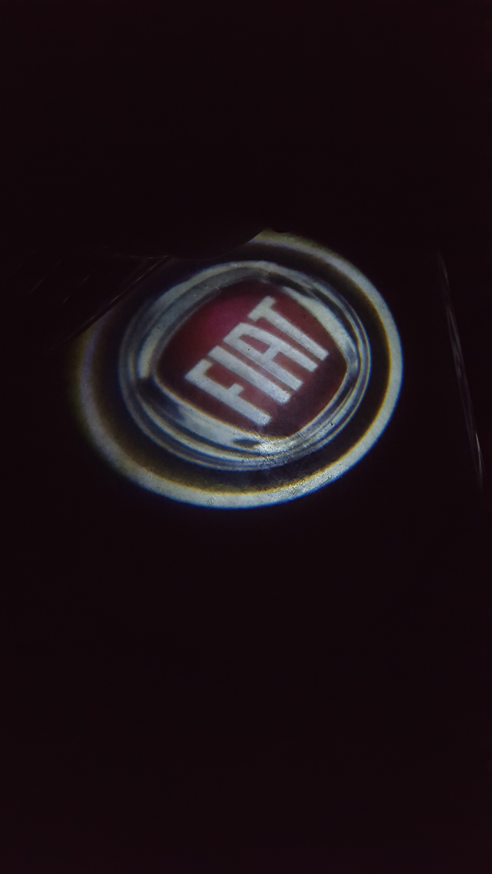 Einstiegleuchten sind angebracht.