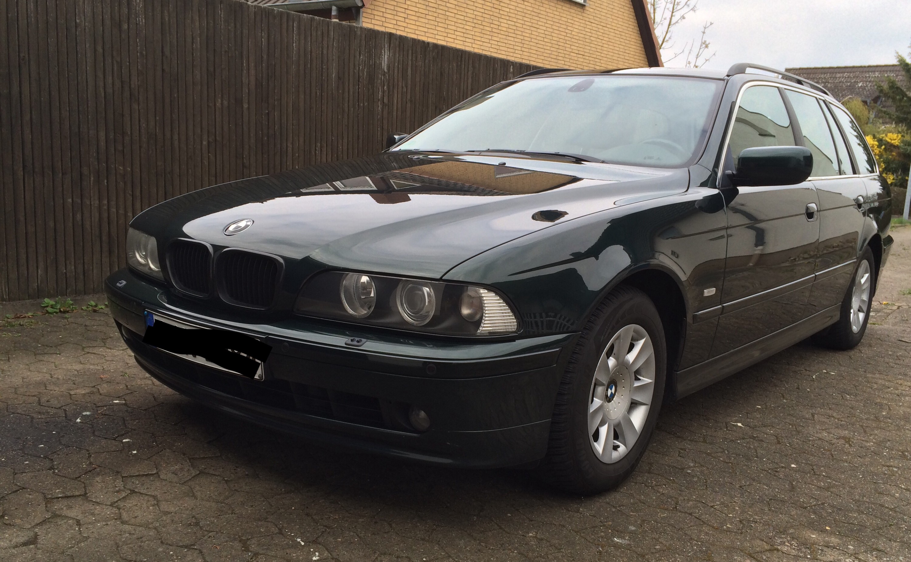 George... mein Auto vor dem Tipo... toller Reihensechser