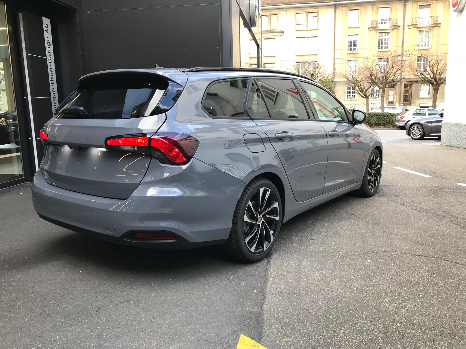 51A4EC7D-7EA9-4704-A2B5-514DB8344394