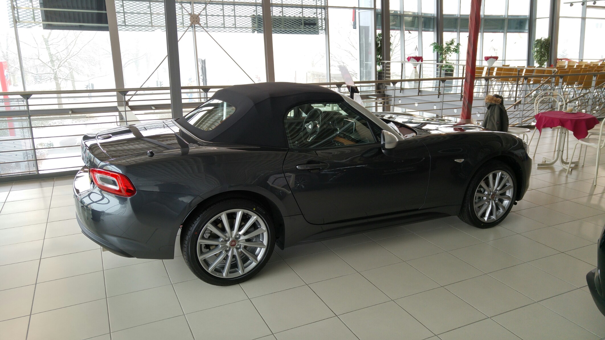 124 Spider