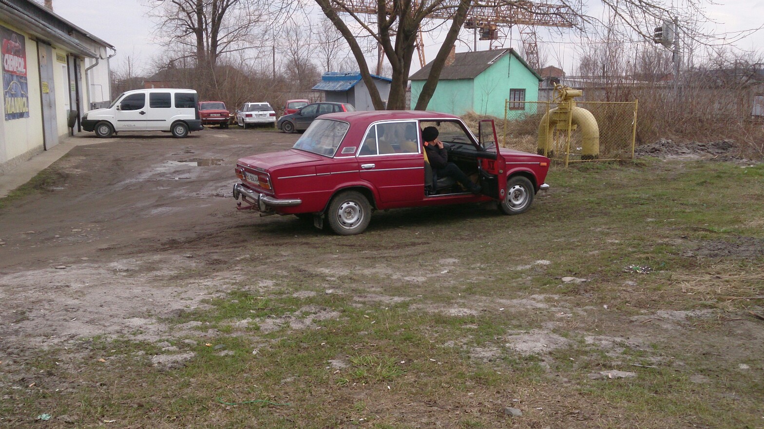 Rustikales aus der Ukraine. Lada 1500. :-) Hat was.....