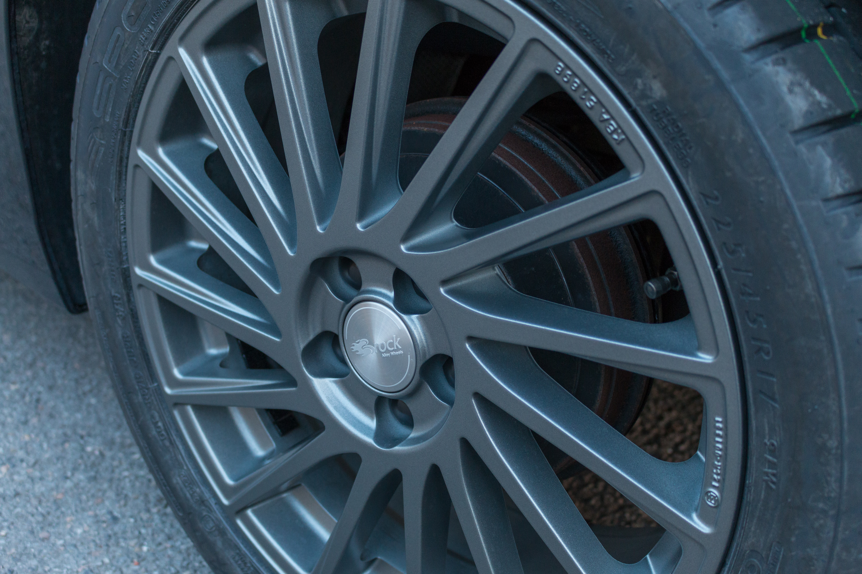 Brock B39 225/45 R17 mit Dunlop SP Sport Maxx RT