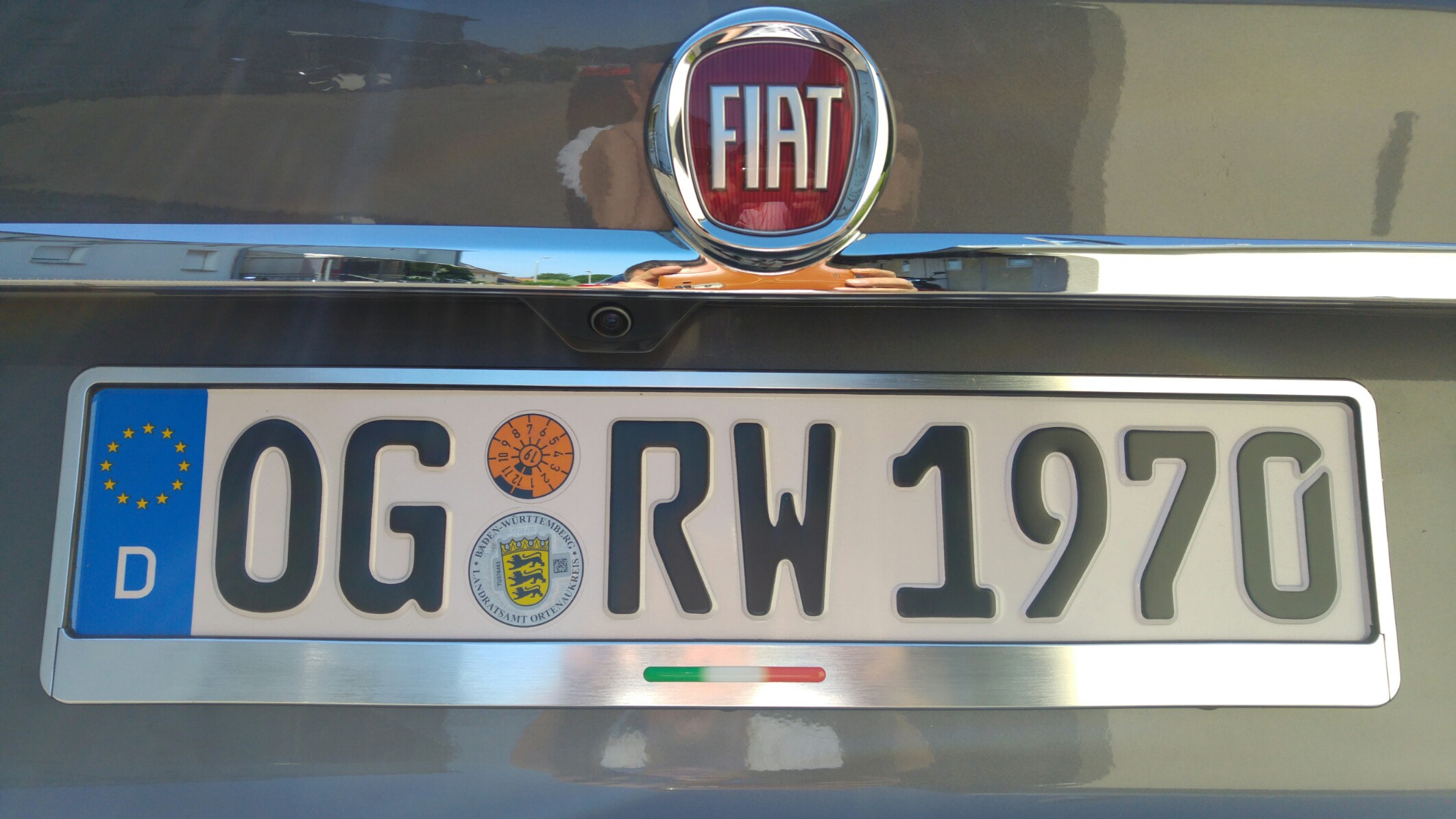 Des Königs neue Kleider äh Kennzeichenhalter