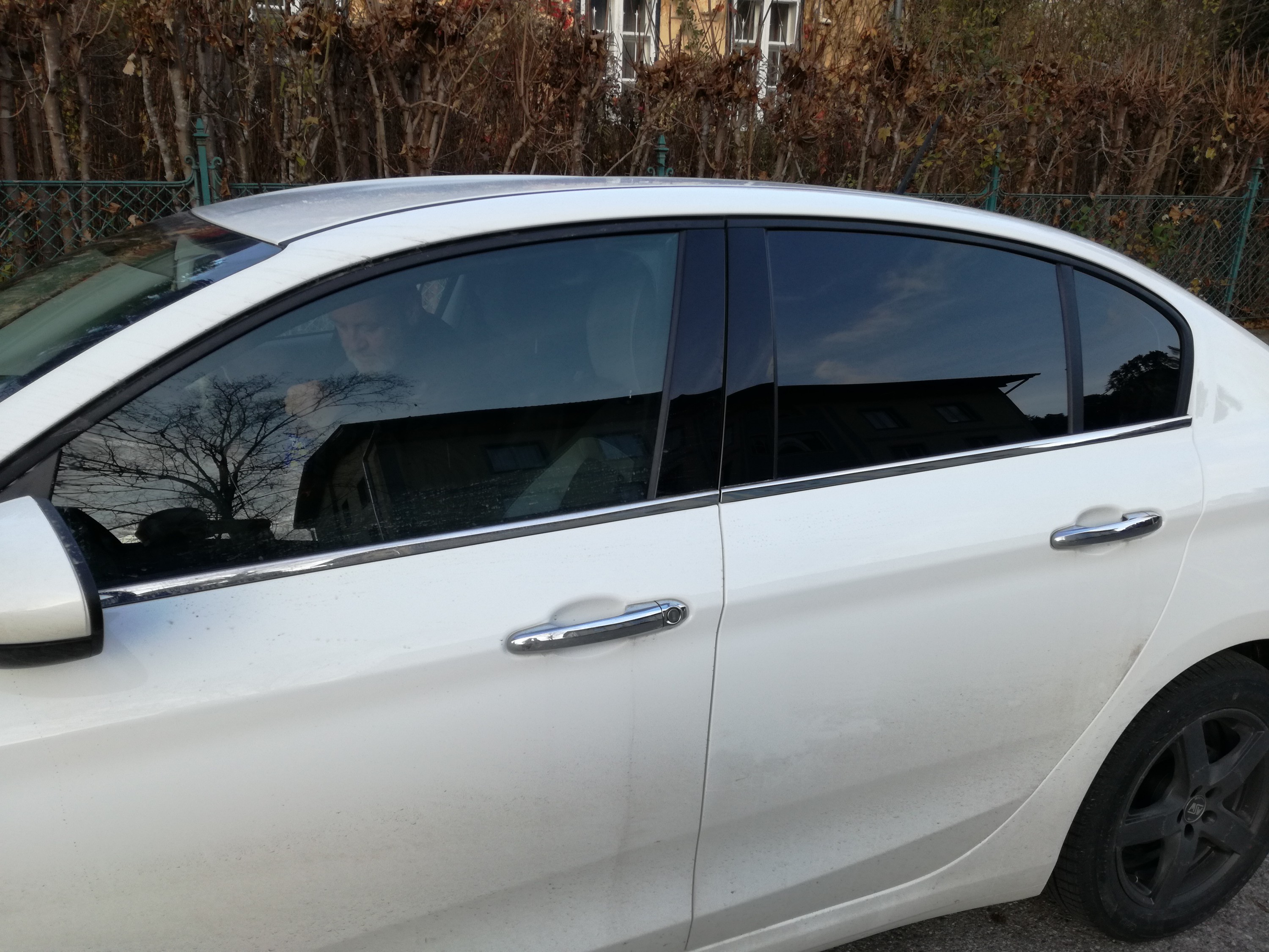 Bisschen verdunkelt!