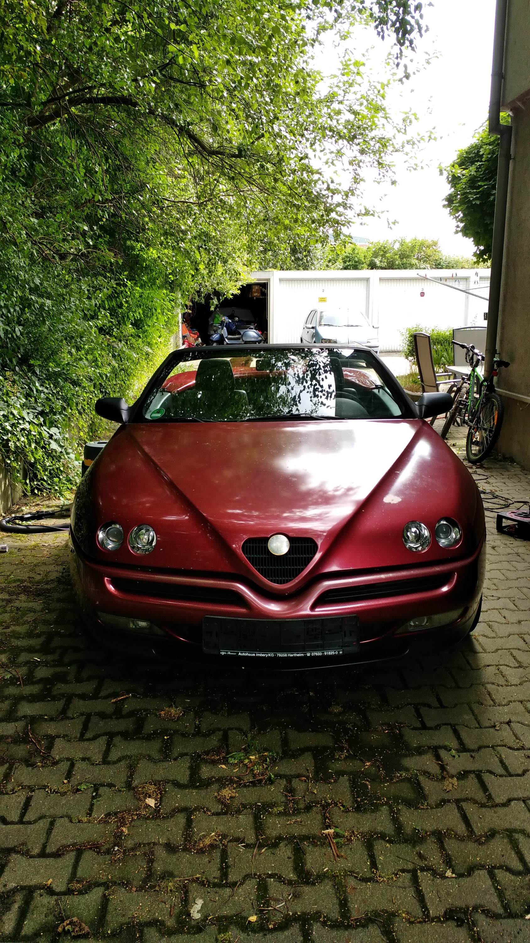 Junger Mann - Alte Dame