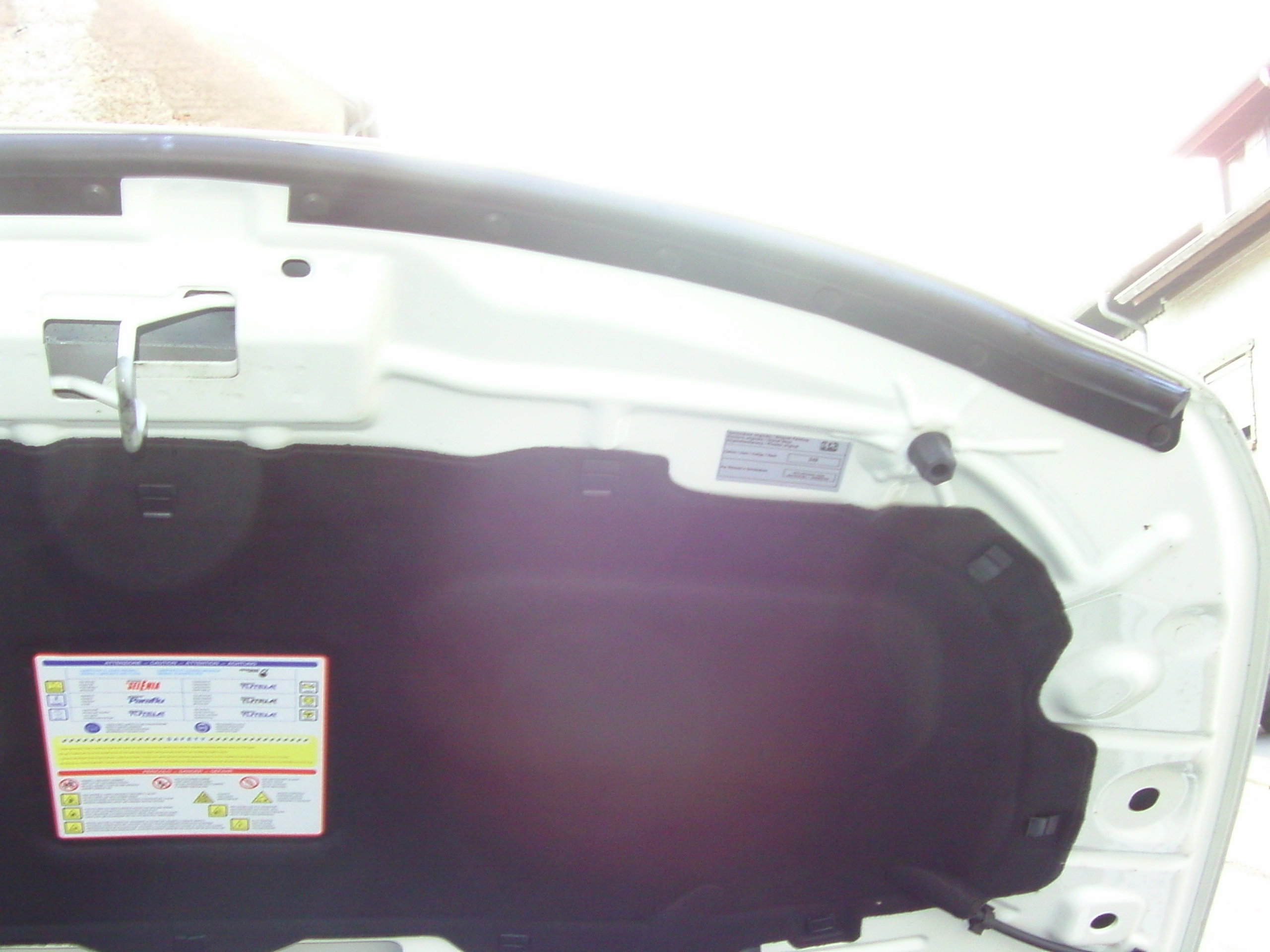 Dichtung für die Motorhaubenkante