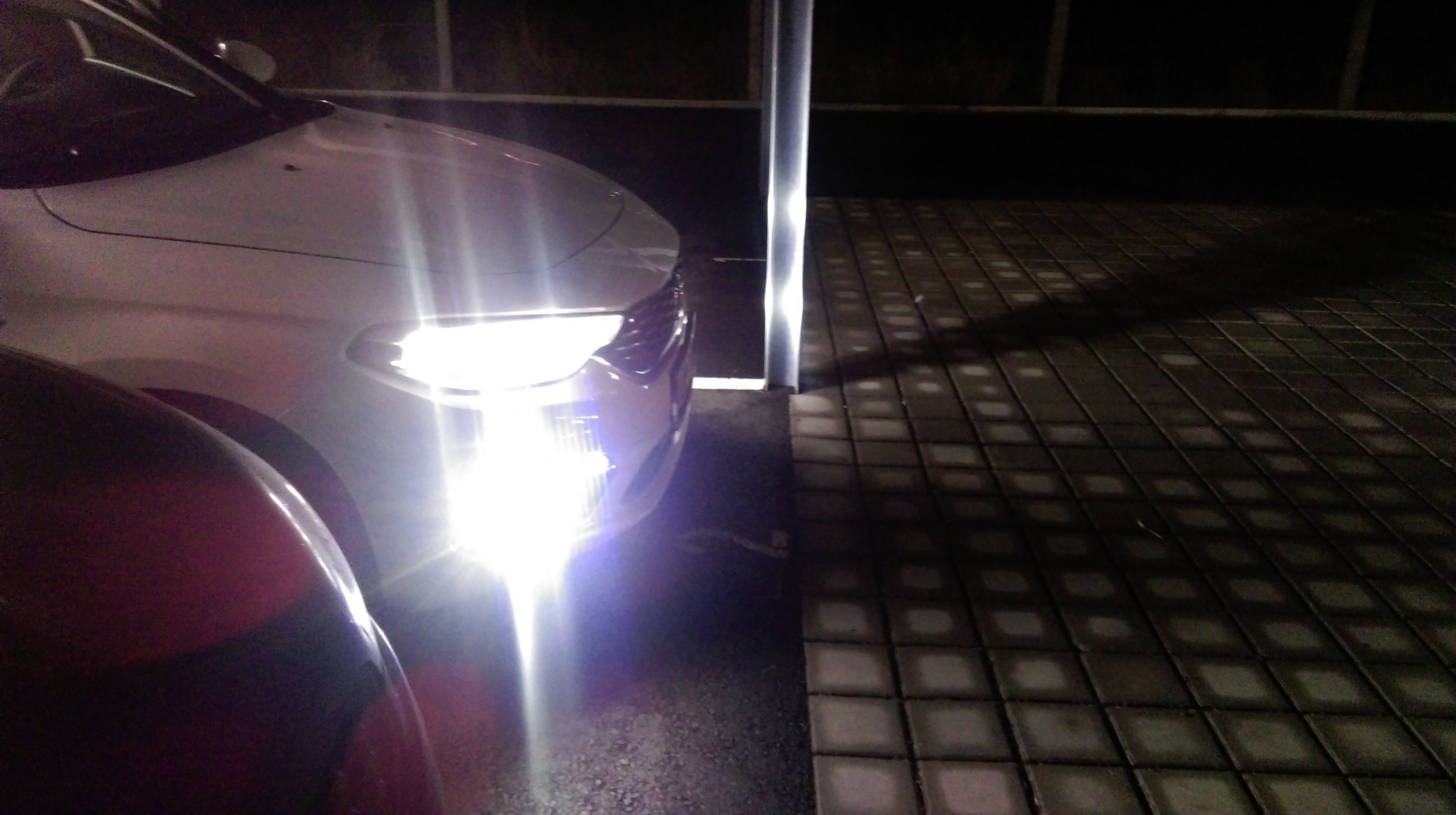 Nach dem Einbau der LEDs (+ für alle die es interessiert Osram Cool Blue Intense Abblenddlicht, Nebler sowie Standlicht)