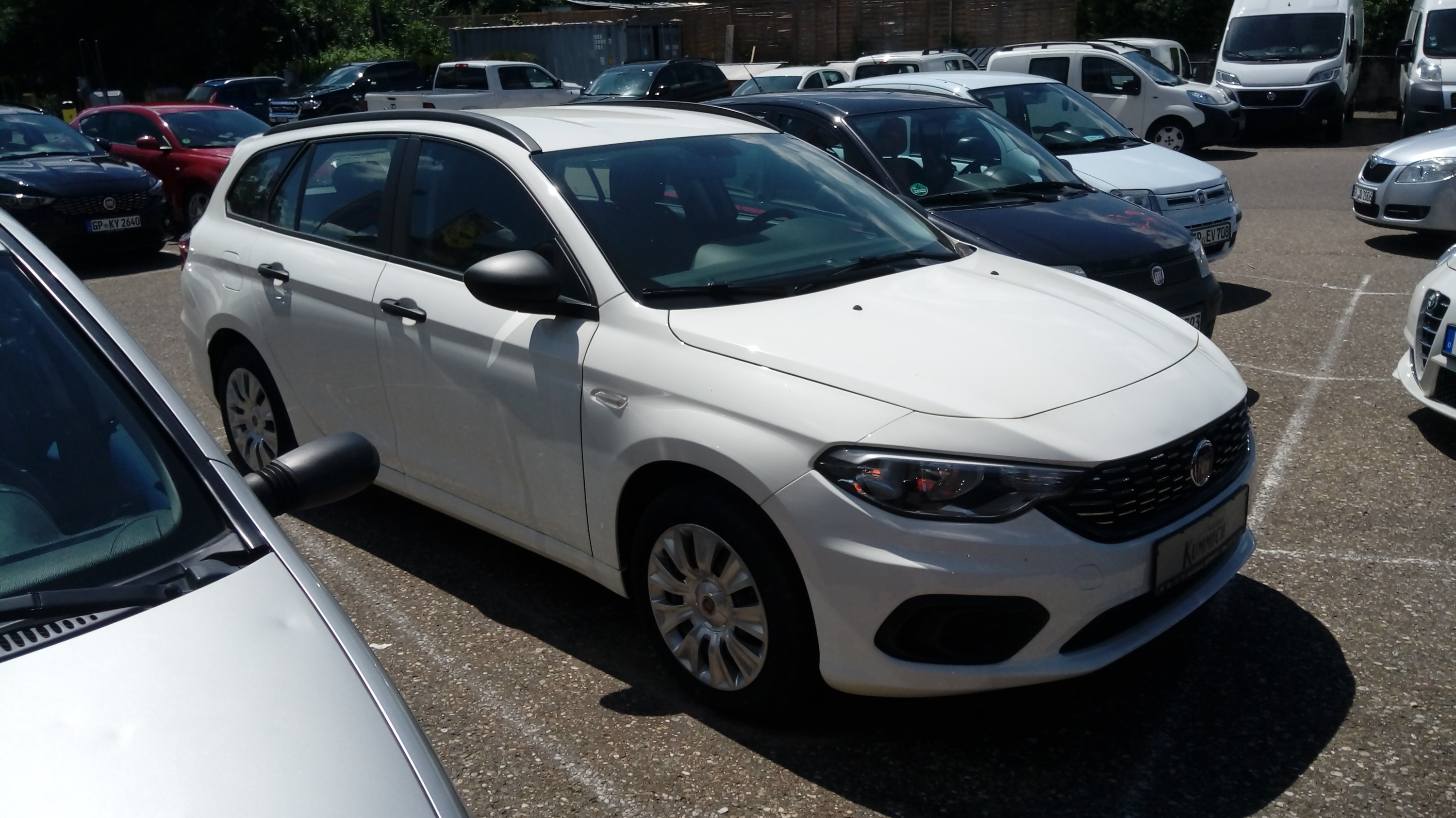 Bilder von der Ankunft beim Autohaus