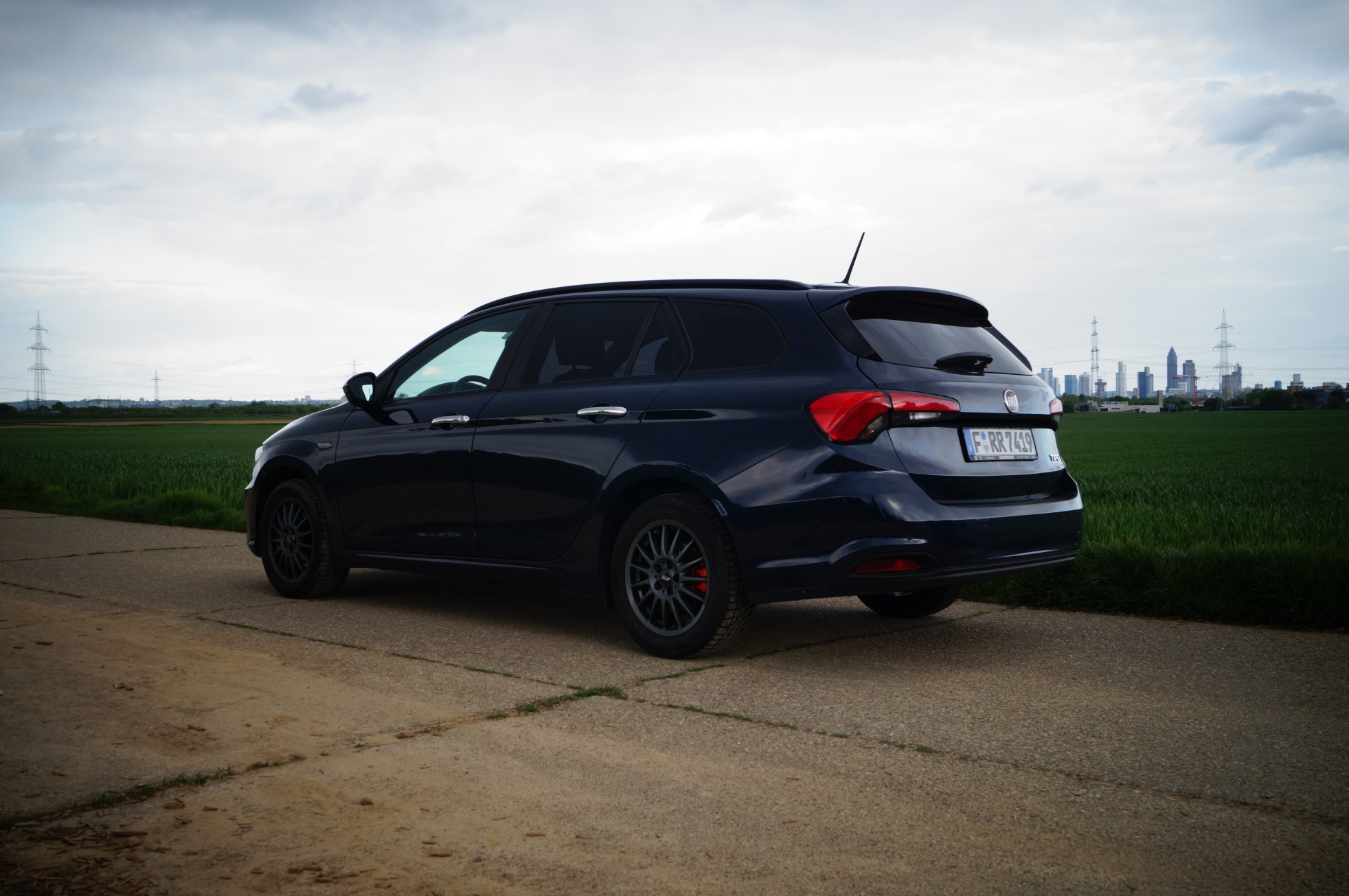 In Eschborn vor der Frankfurter Skyline