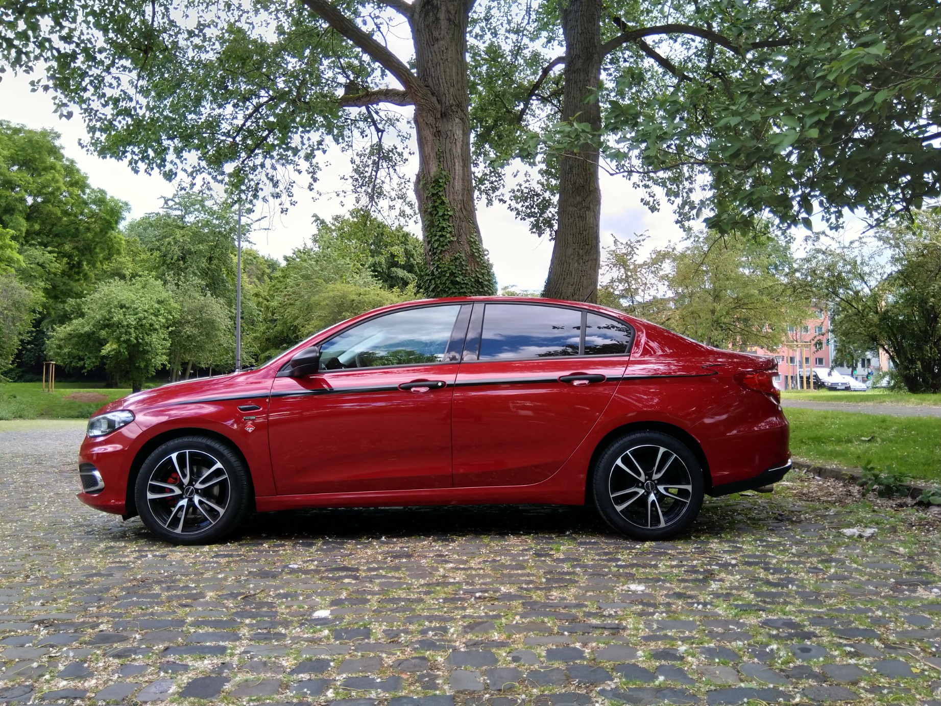 Übergabe der Stahlfelgen