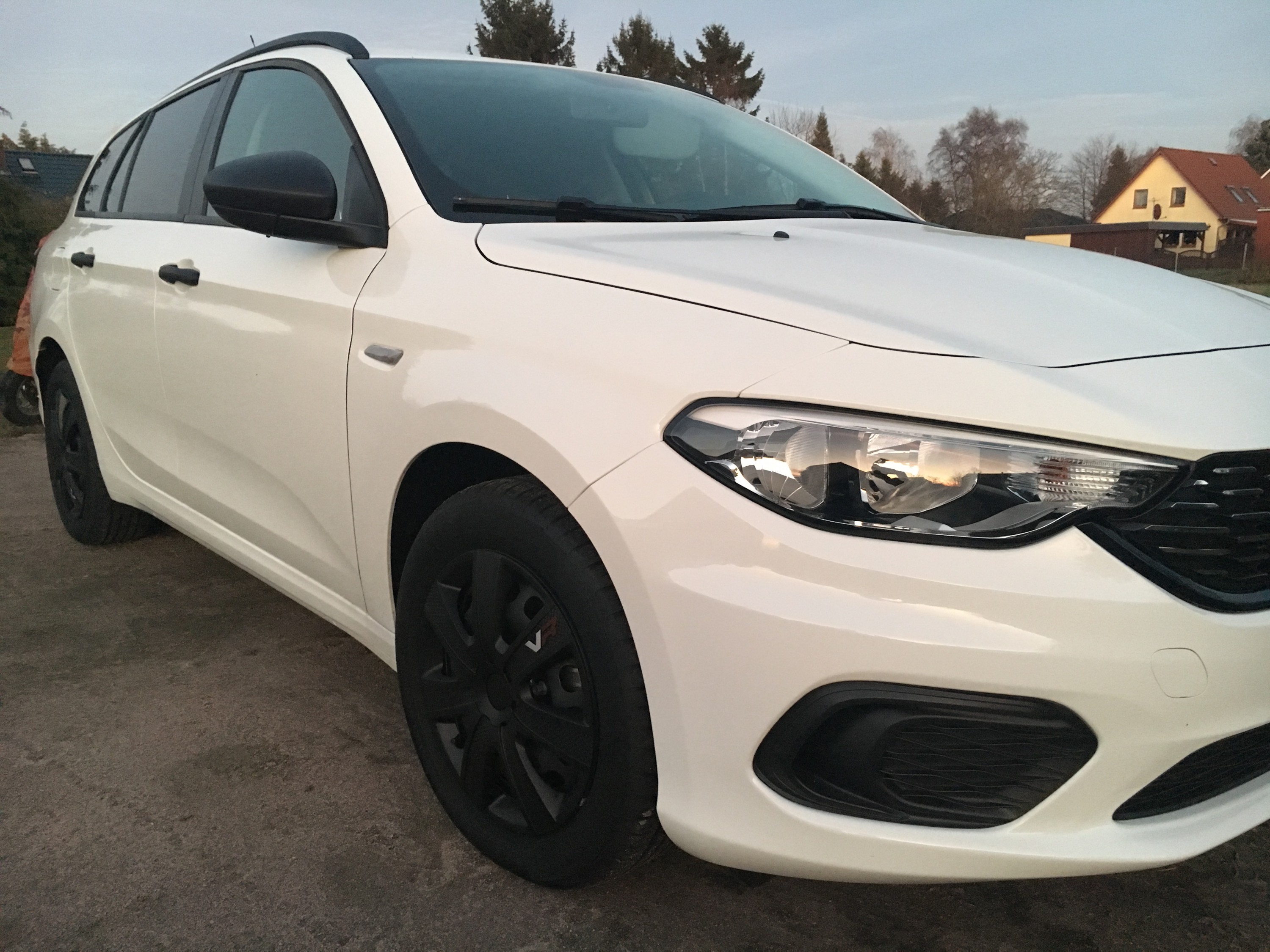 677C336C-1079-48C9-9E8A-C2801A338DFF