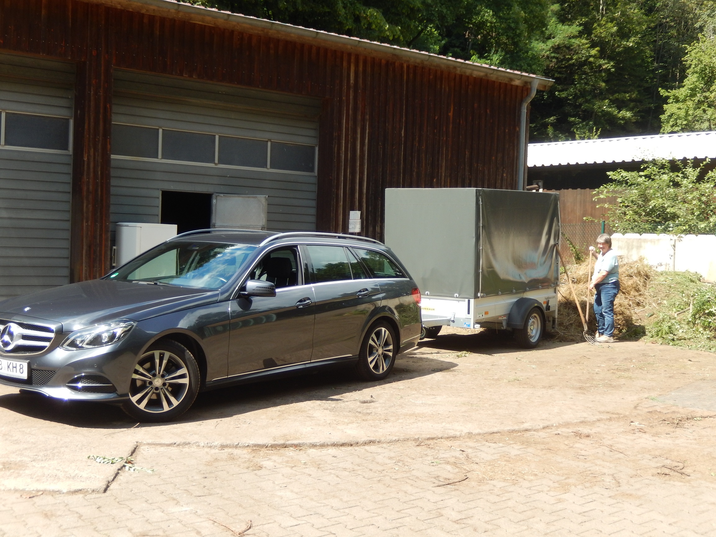 Mit dem Mercedes (und Petra) zur Grünschnittdepo