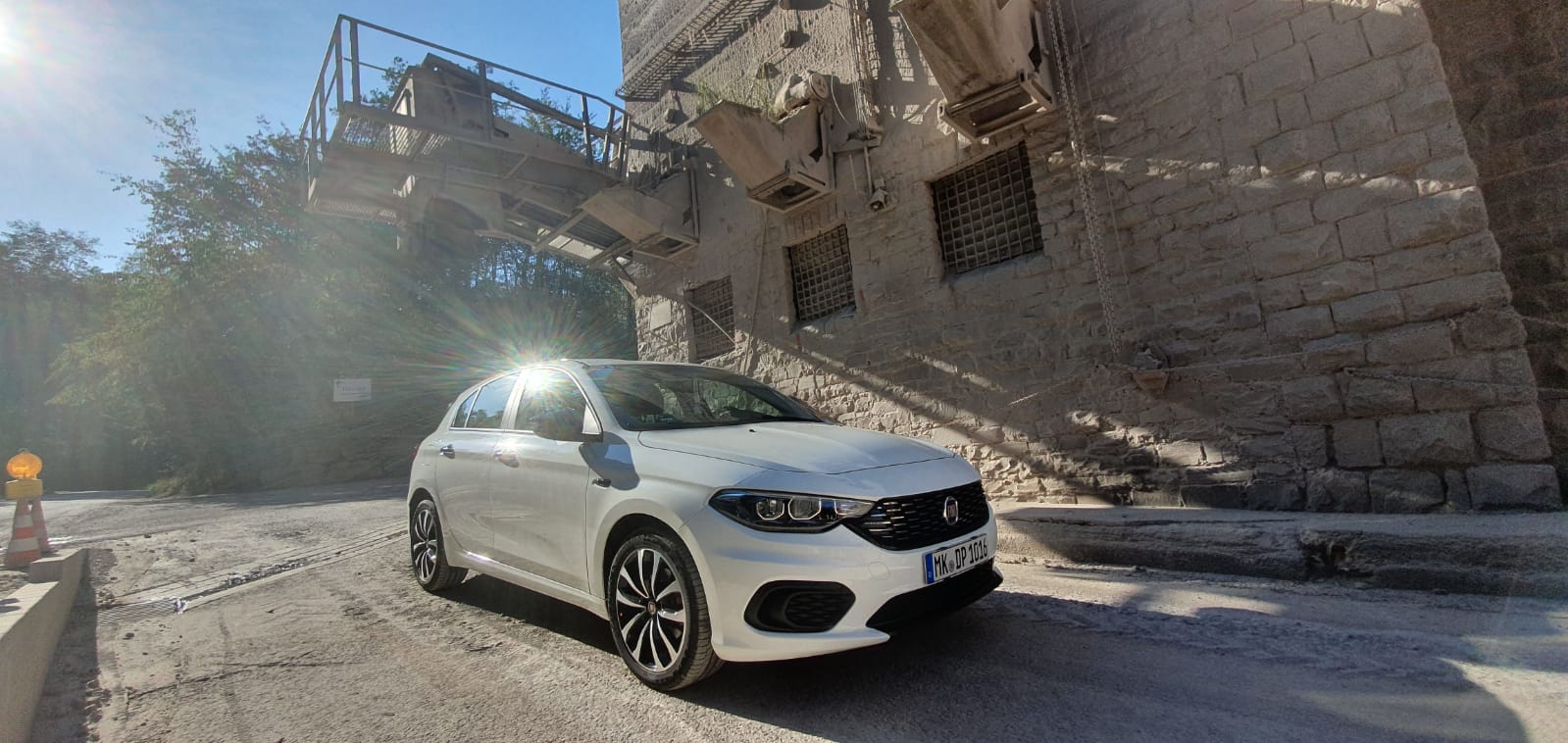 Sonnigen Tag mit denn Milchbubby