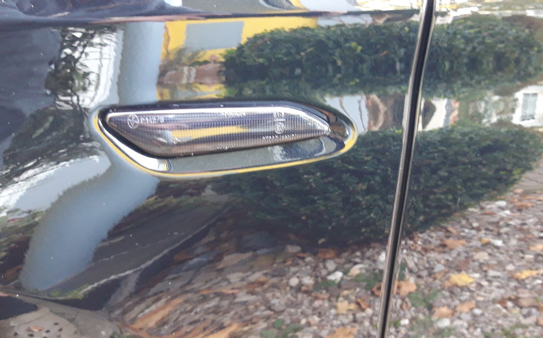 Schwarze Seitenblinker...