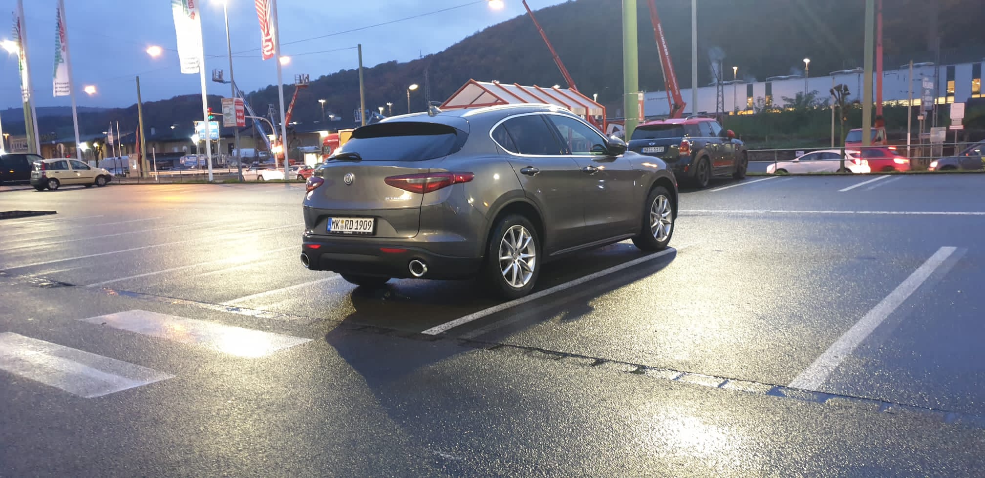Alfa Romeo Stelvio Super 2.2 L 210 PS Neues Familien Mitglied