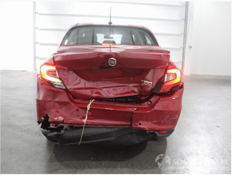 Crash einer Fiat Limousine in Benelux