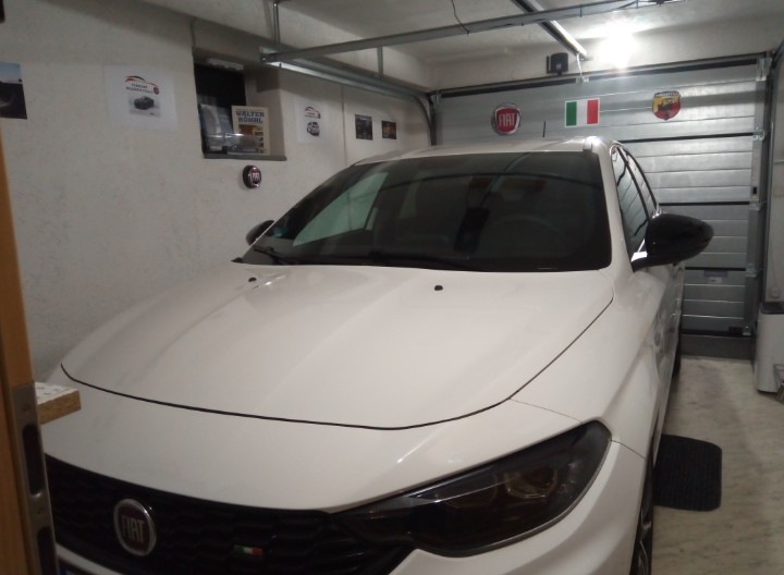 Frisch gewaschen in der Garage, der Dicke. ;)