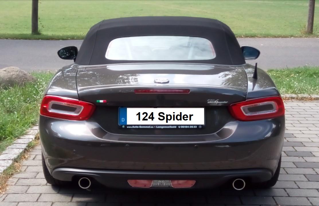 Knackiger Hintern des Fiat 124 Spider