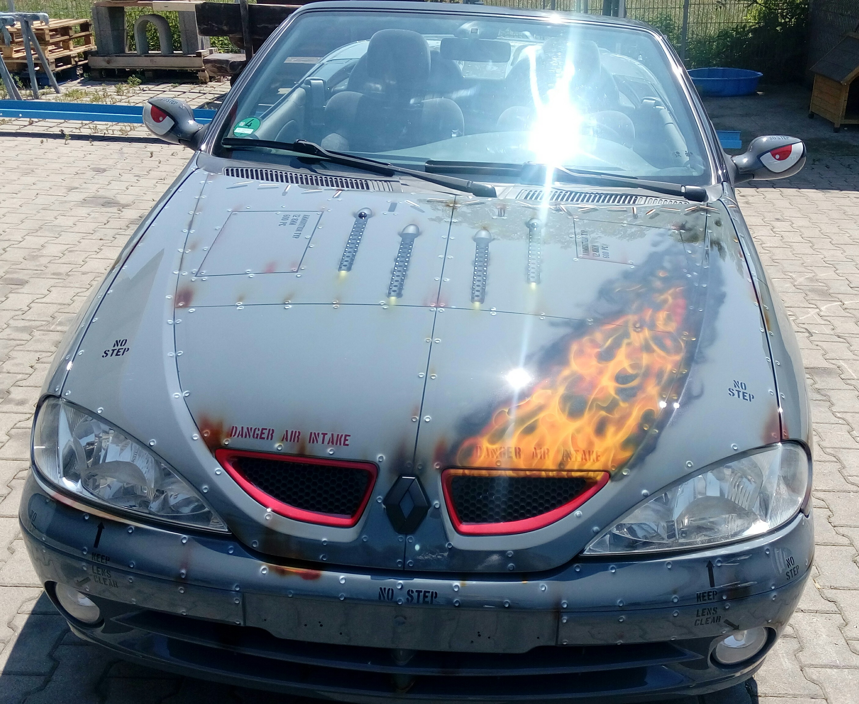 Grau, Maul, Flz-Design...passt