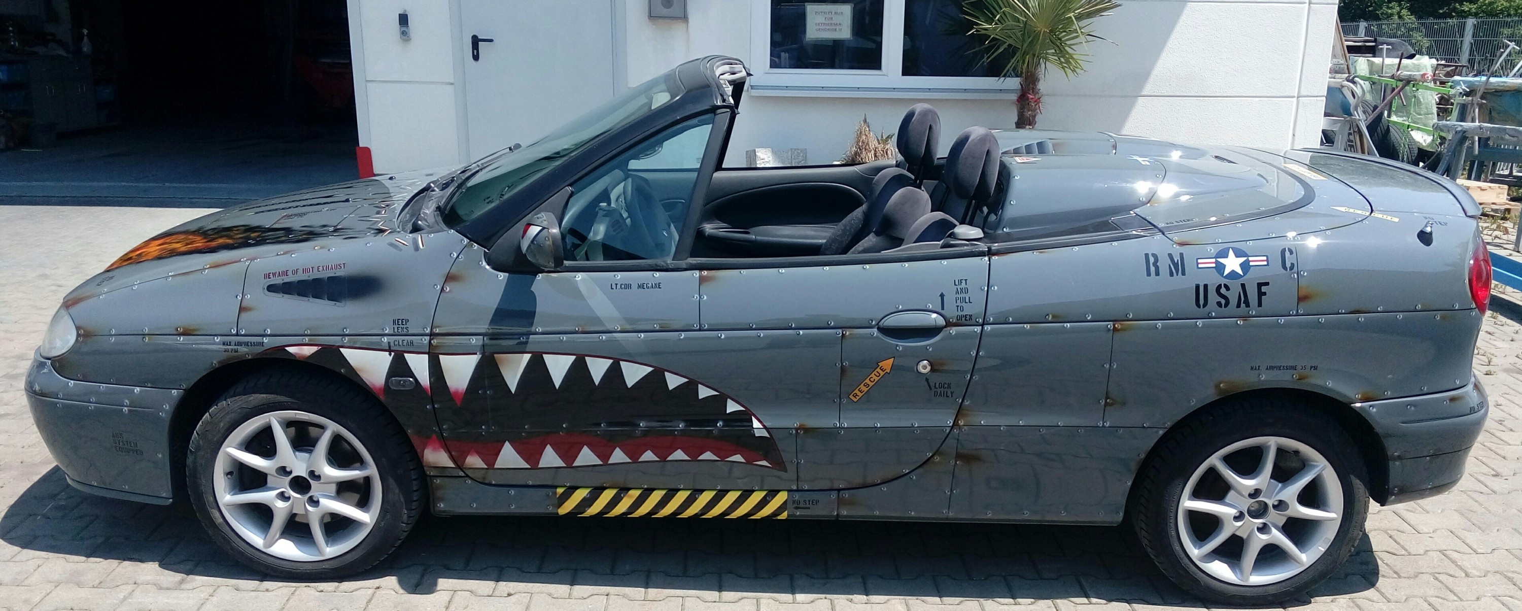 Grau, Maul, Flz-Design...passt