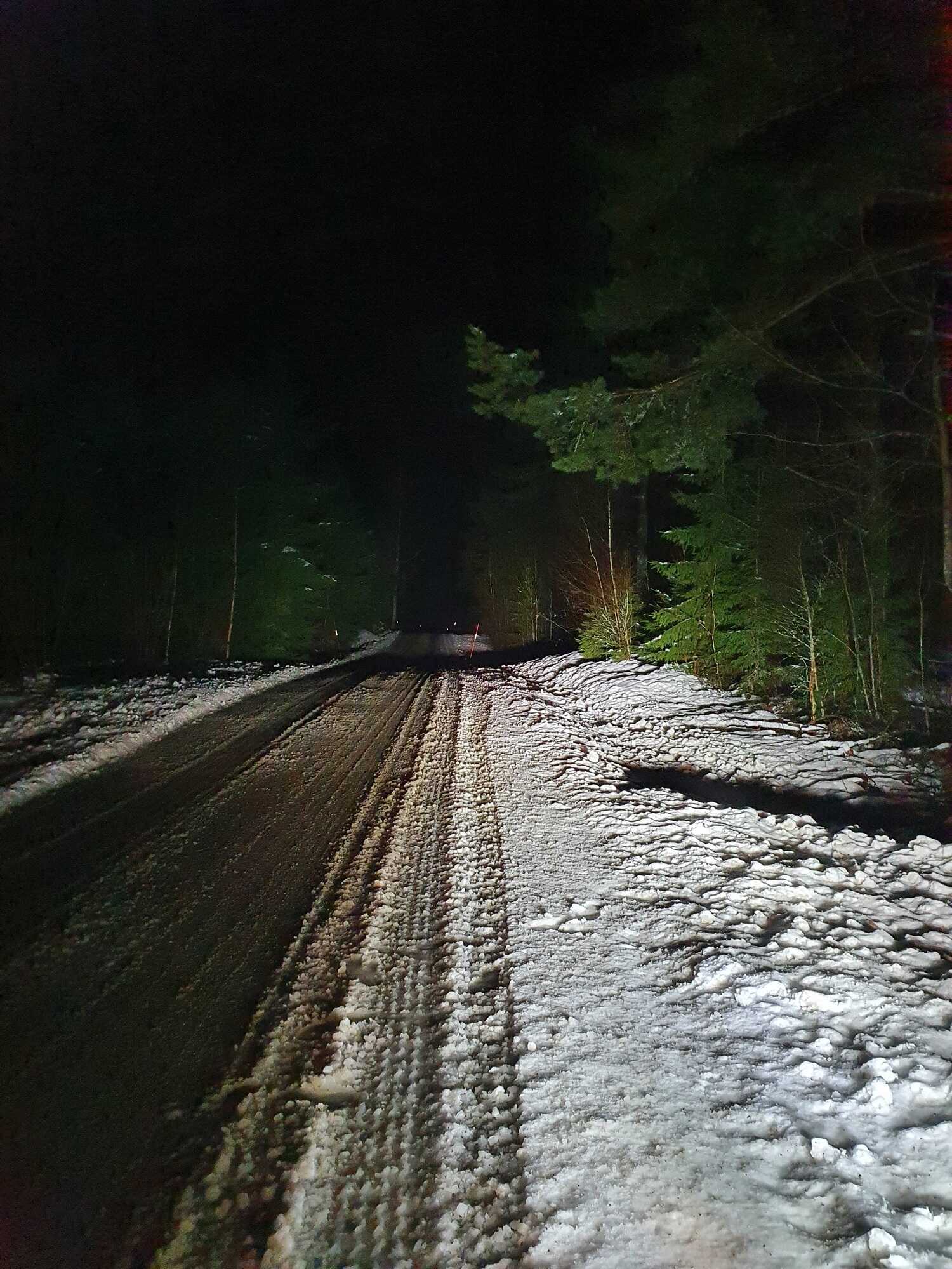 LED Scheinwerfer bei Nacht