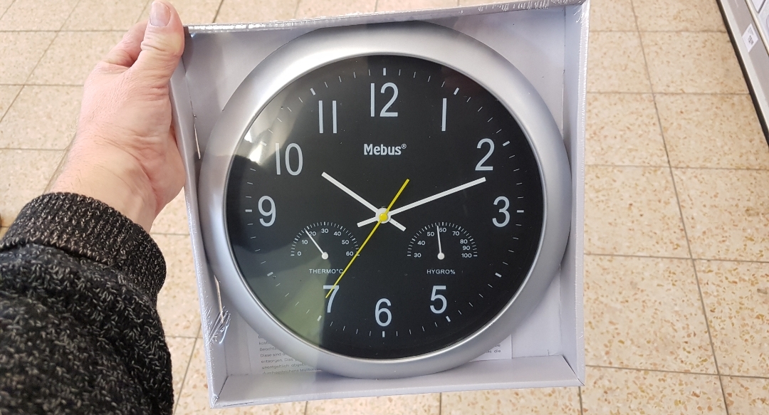 Mebus Wanduhr umgebaut und umlackiert zur Italo Fan Uhr für meine Werkstatt