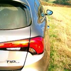 ...und Tipo fuhr zum Regenbogen bei den großen Windmühlen.