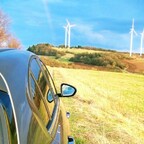 ...und Tipo fuhr zum Regenbogen bei den großen Windmühlen.