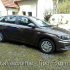 Nach der heutigen Autowäsche, jetzt noch mit den Winterreifen, die allerdings bald den schönen Sommeralus weichen werden.